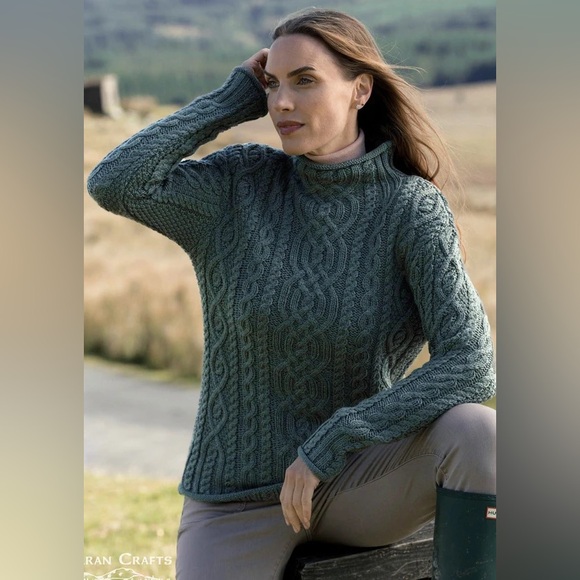 Aran Crafts Women’s Super Soft Funnel Neck Sweater Size Small Green Cable Knit - Picture 1 of 5